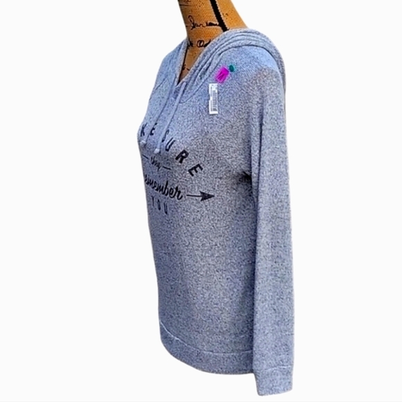 NWT Y2K The Hunger Games "Make Sure They Remember You" Exclusive Hooded Sweater - Picture 15 of 17